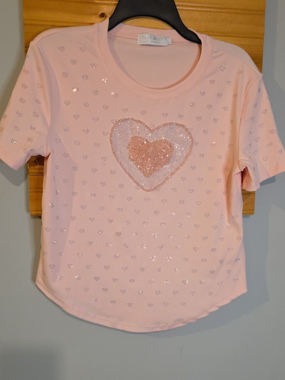 Soft Pink Sequin Heart Short‎ Sleeve Tee by Muy Muy Sz L
